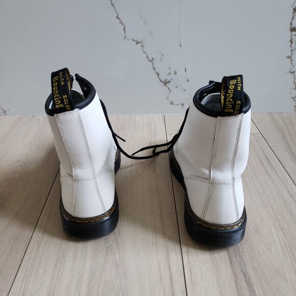 Dr Martens Boots Womens 6 White Leather Zavala Combat Lace Up Classic Grunge - Picture 3 of 5